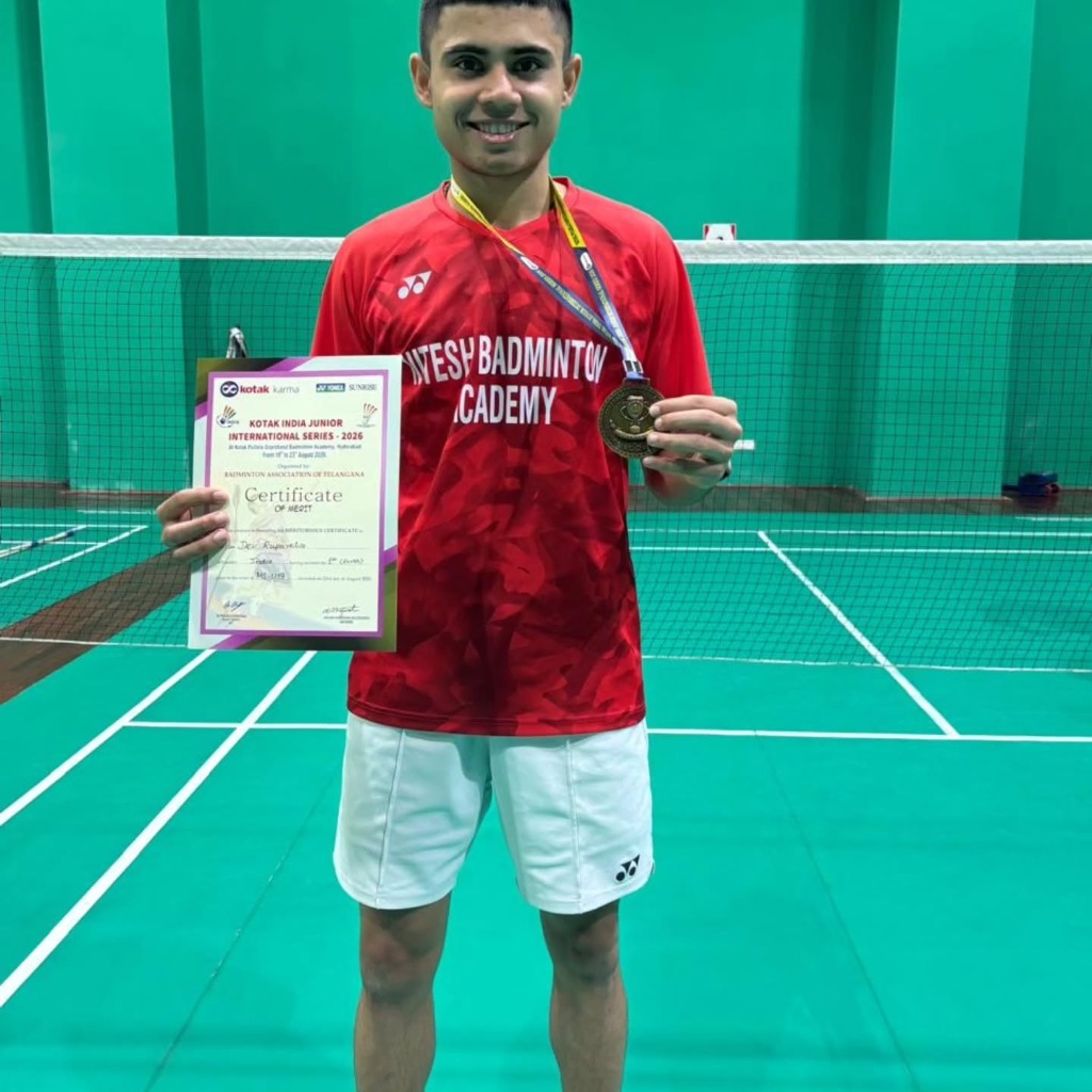Dev Ruparelia supporting tournament photograph 1